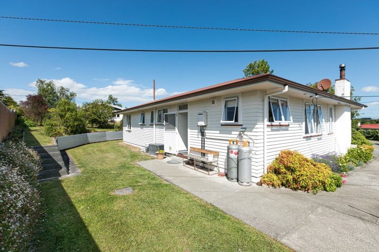 Photo of property in 3 Mcgreevy Street, Waipawa, 4210