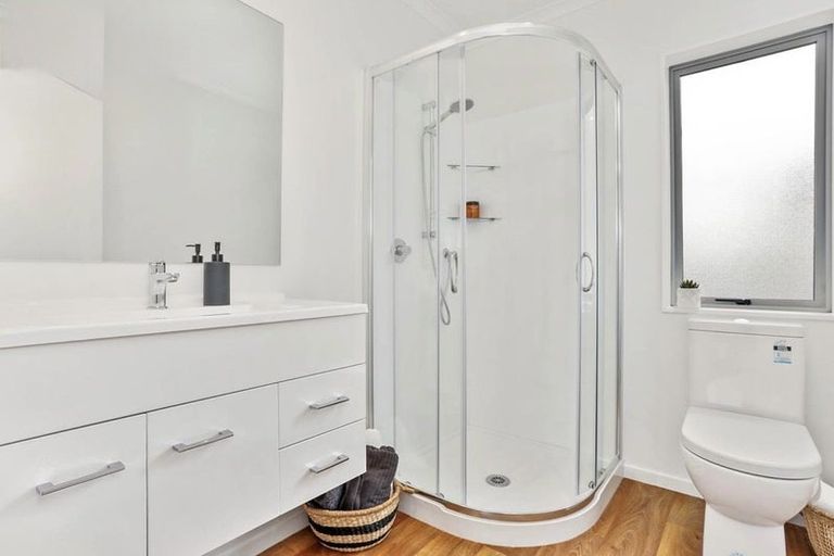 Photo of property in 31a Taikata Road, Te Atatu Peninsula, Auckland, 0610