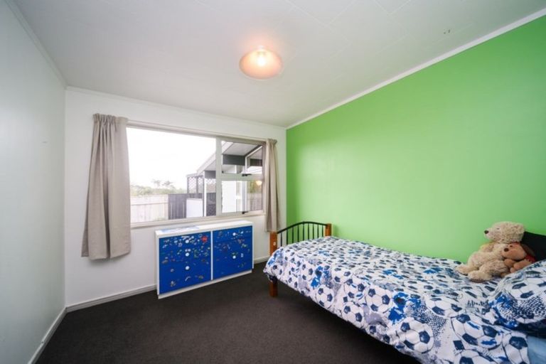 Photo of property in 9 Walker Crescent, Bulls, 4818