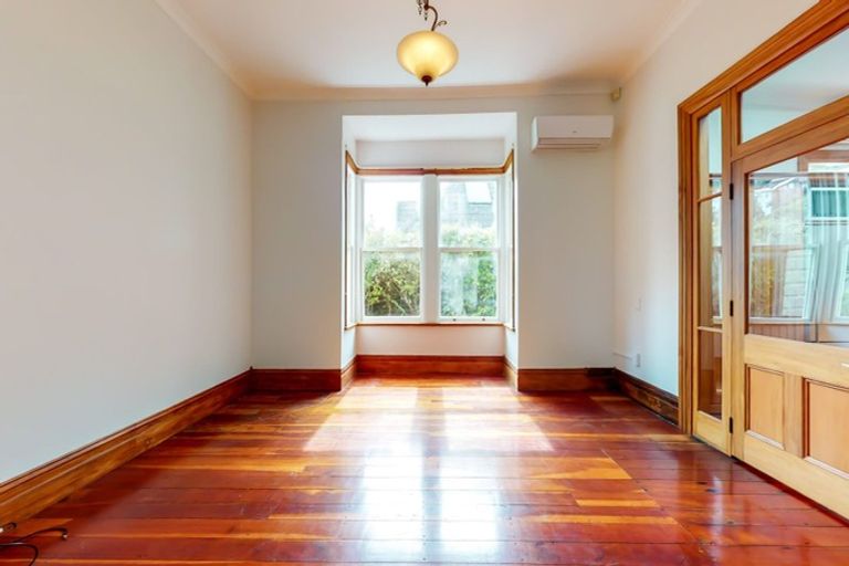 Photo of property in 145 Glenmore Street, Kelburn, Wellington, 6012