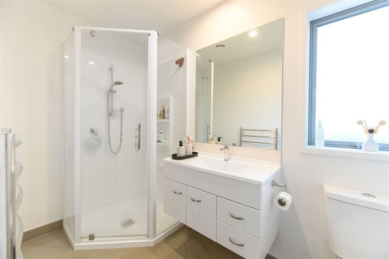 Photo of property in 1 Honour Road, Papakura, 2110