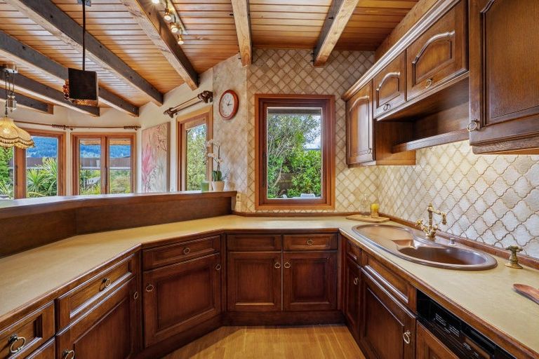 Photo of property in 9 Cypress Court, Kelvin Heights, Queenstown, 9300