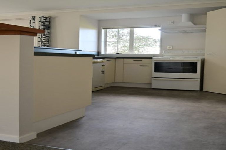 Photo of property in 24 Loughanure Place, Massey, Auckland, 0614