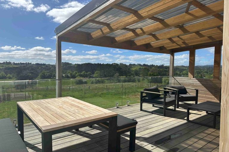 Photo of property in 7 Cottle Road, Taupaki, Henderson, 0782