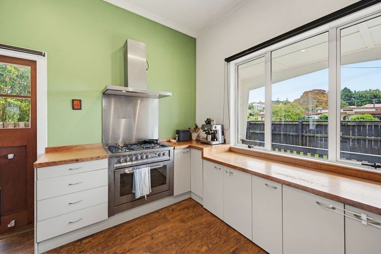 Photo of property in 9 Ruataniwha Street, Waipawa, 4210
