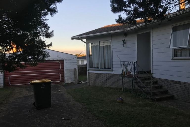 Photo of property in 11 Medina Place, Half Moon Bay, Auckland, 2012
