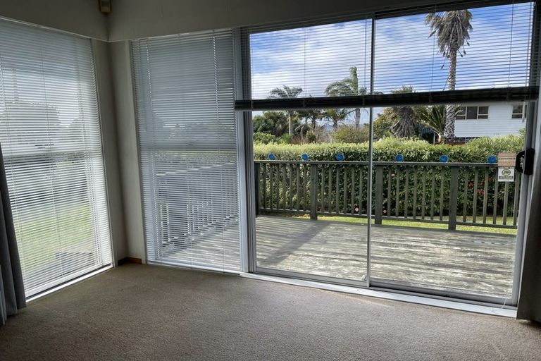 Photo of property in 336 Royal Road, Massey, Auckland, 0614