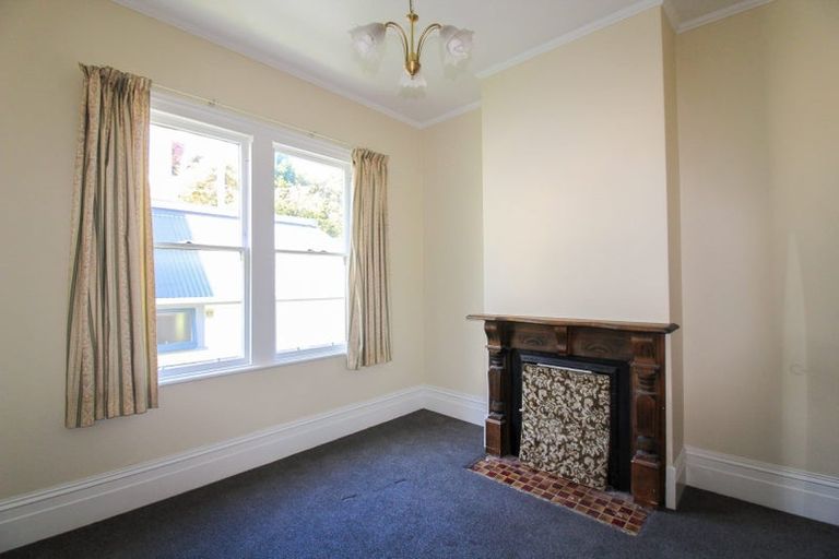 Photo of property in 14a Kelburn Parade, Kelburn, Wellington, 6012