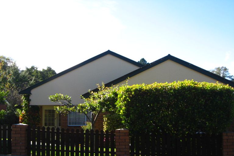 Photo of property in 44 Glenross Street, Glenross, Dunedin, 9011