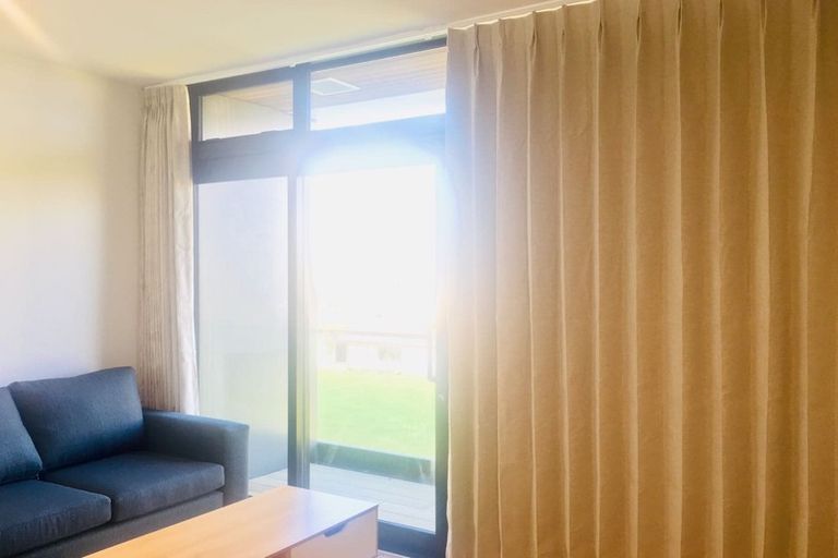 Photo of property in Frank Sargeson Apts, 206/80 Anzac Street, Takapuna, Auckland, 0622