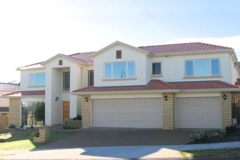 Photo of property in 6 Dunvegan Rise, East Tamaki Heights, Auckland, 2016