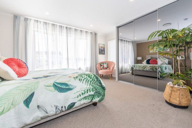 Photo of property in 21 West Hoe Heights, Orewa, 0931