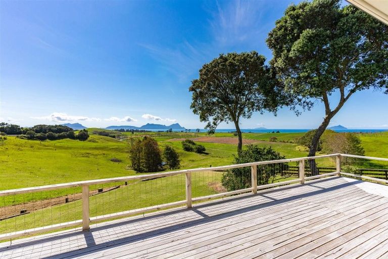 Photo of property in 211 Doctors Hill Road, Ruakaka, Waipu, 0582