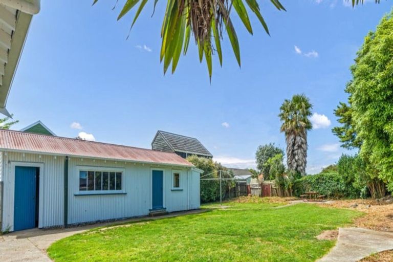 Photo of property in 64 Limbrick Street, Terrace End, Palmerston North, 4410