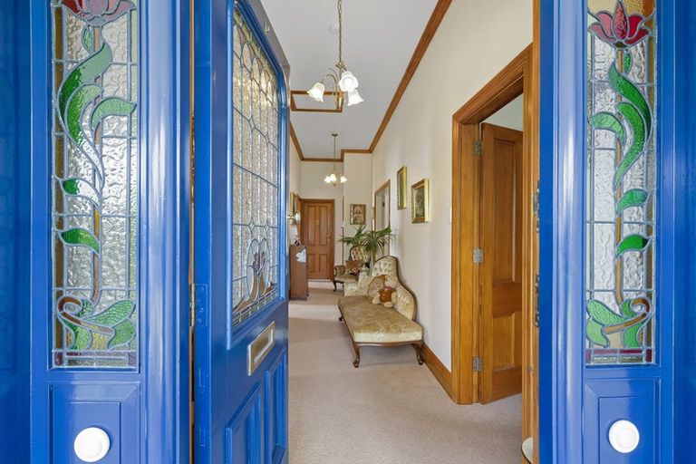 Photo of property in 6 Shortland Street, Lower Vogeltown, New Plymouth, 4310