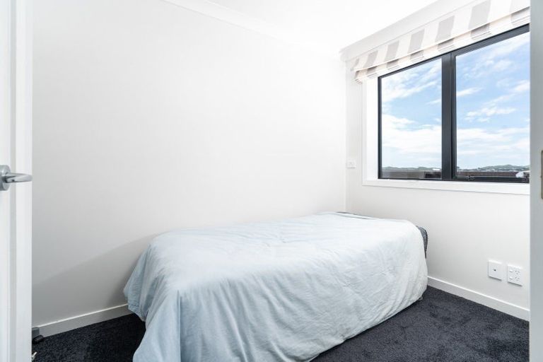 Photo of property in 79 Spenmoor Street, Newlands, Wellington, 6037