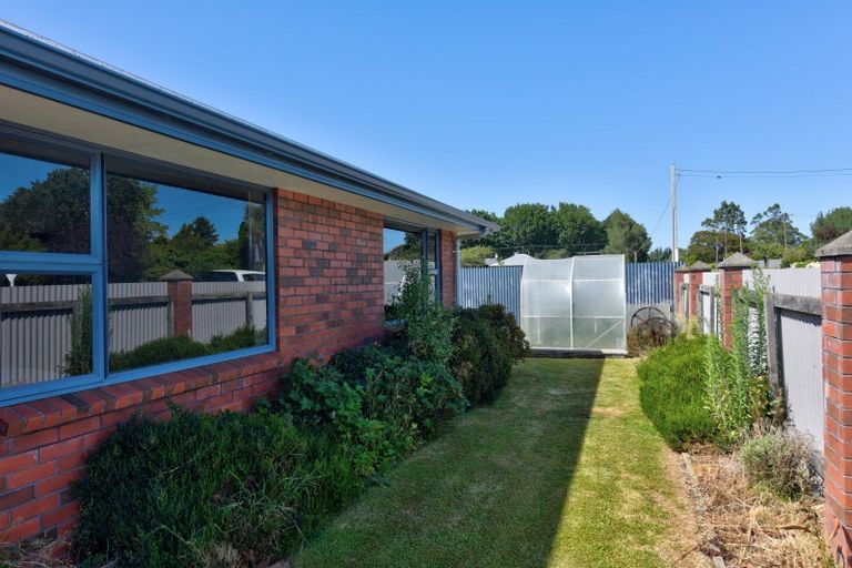 Photo of property in 37 Manse Street, Edendale, 9825