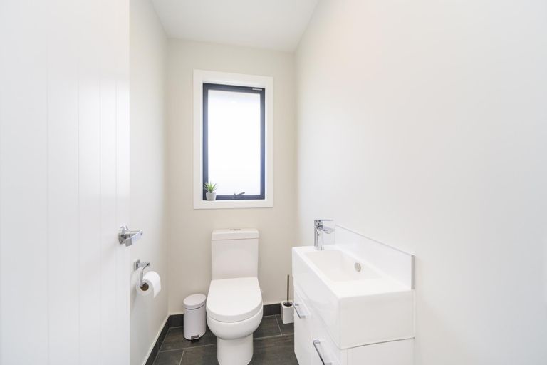 Photo of property in 19 Ashton Place, Highbury, Palmerston North, 4412