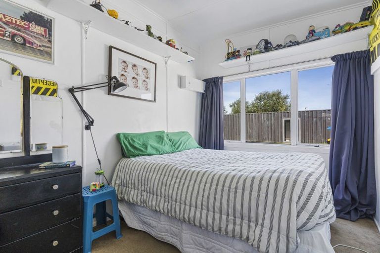 Photo of property in 215 Ocean Road, Whangamata, 3620