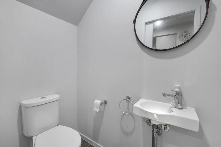 Photo of property in 11 Pakoro Close, Hobsonville, Auckland, 0618