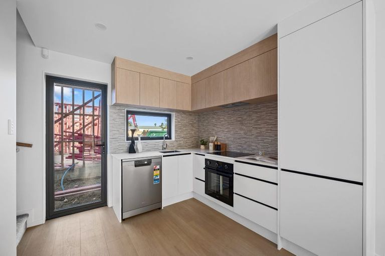 Photo of property in 17 Von Sturmer Street, Mangere East, Auckland, 2024