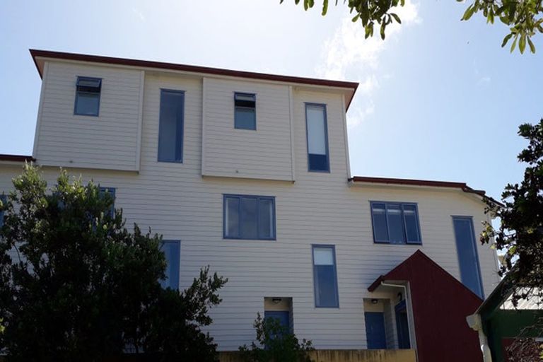 Photo of property in 4/129 The Parade, Island Bay, Wellington, 6023