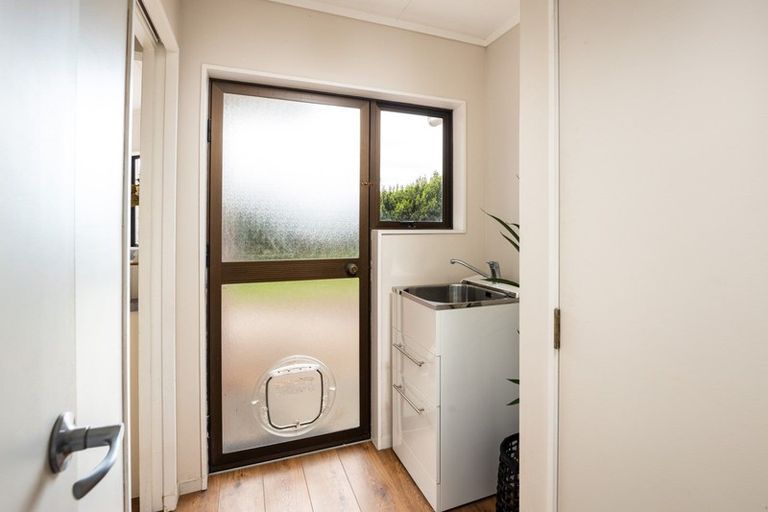 Photo of property in 42 Heta Road, Highlands Park, New Plymouth, 4312