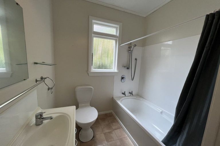 Photo of property in 27 Jickell Street, Hokowhitu, Palmerston North, 4410