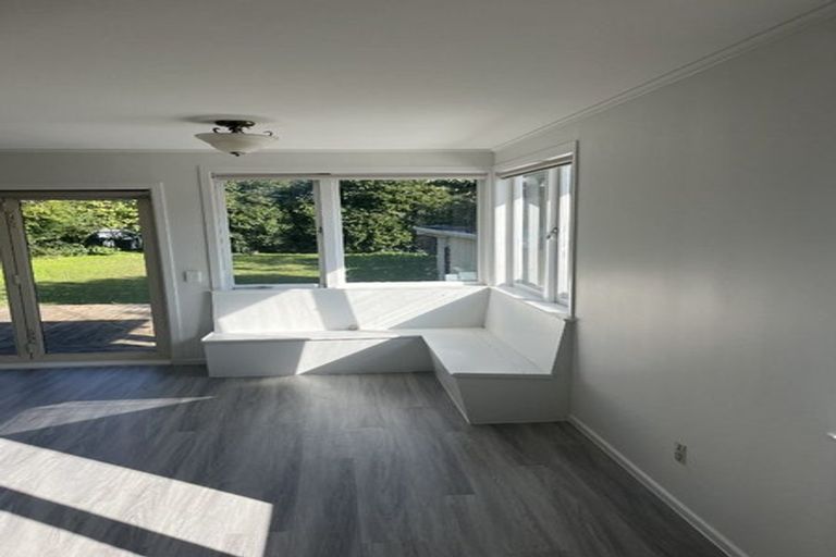 Photo of property in 20 Chilcott Road, Henderson, Auckland, 0612