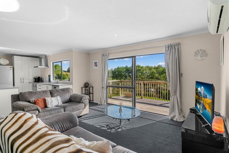 Photo of property in 11 Lupis Way, Kaiwaka, 0573