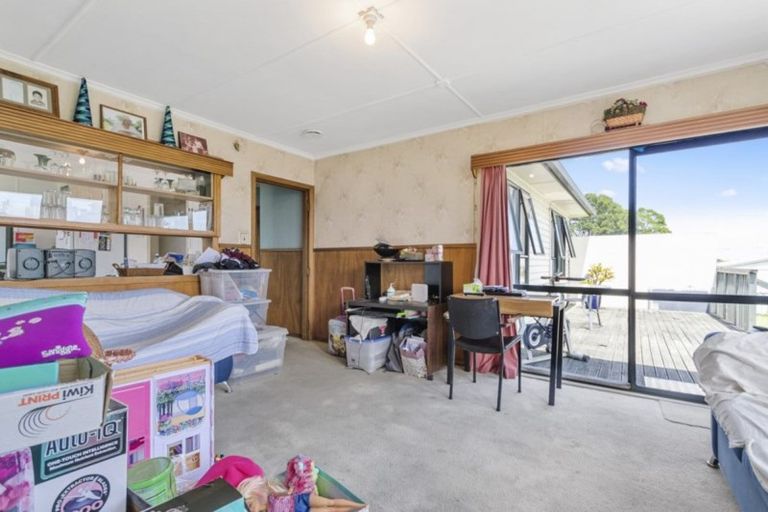 Photo of property in 23 Tironui Station Road East, Papakura, 2112