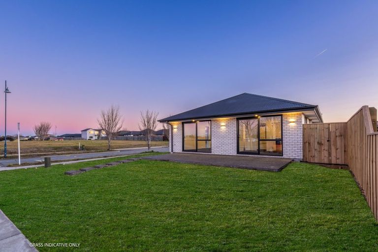 Photo of property in 2 Waituna Street, Pegasus, 7612