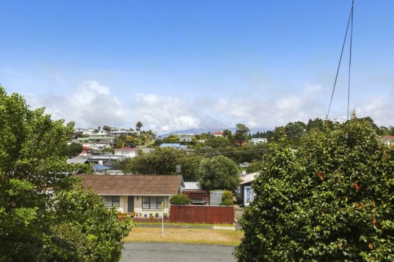 Photo of property in 6 Parris Street, Moturoa, New Plymouth, 4310