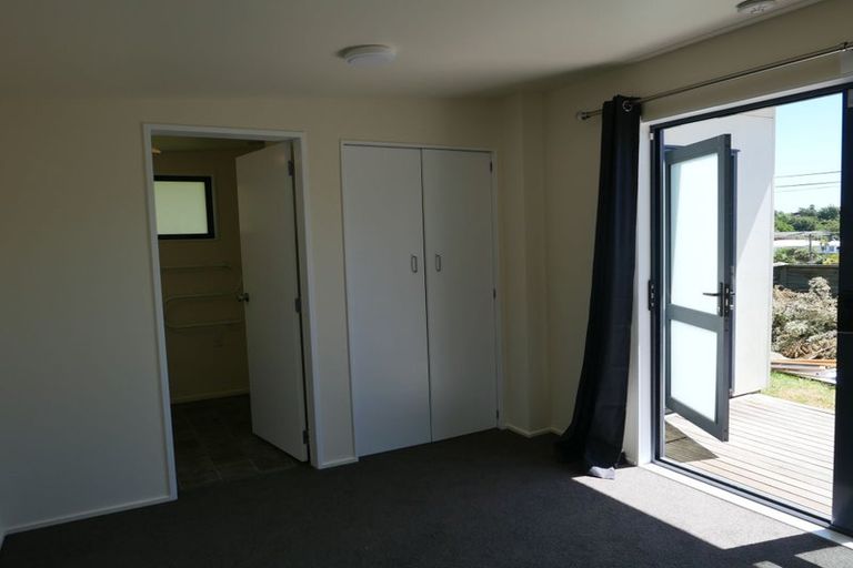 Photo of property in 21 Tiromoana Road, Raumati South, Paraparaumu, 5032