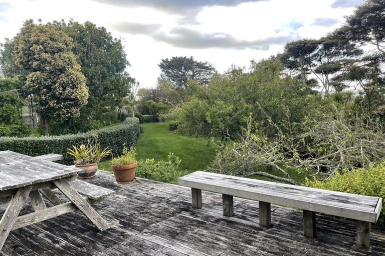 Photo of property in 185 Red Hills Road, Massey, Henderson, 0782