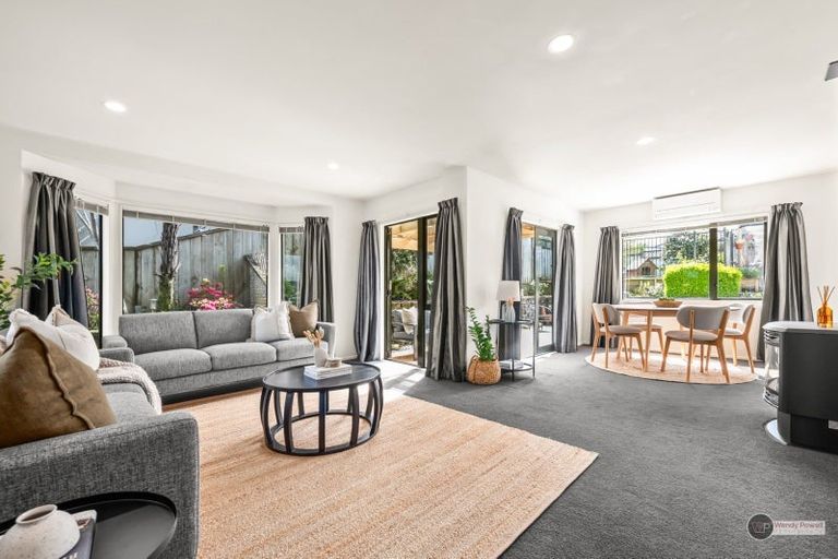 Photo of property in 2 Kirton Drive, Riverstone Terraces, Upper Hutt, 5018