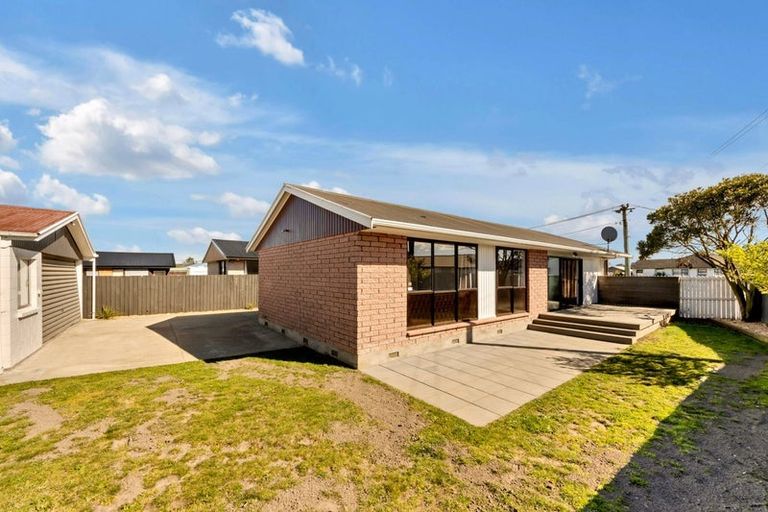 Photo of property in 12 Esk Place, Aranui, Christchurch, 8061