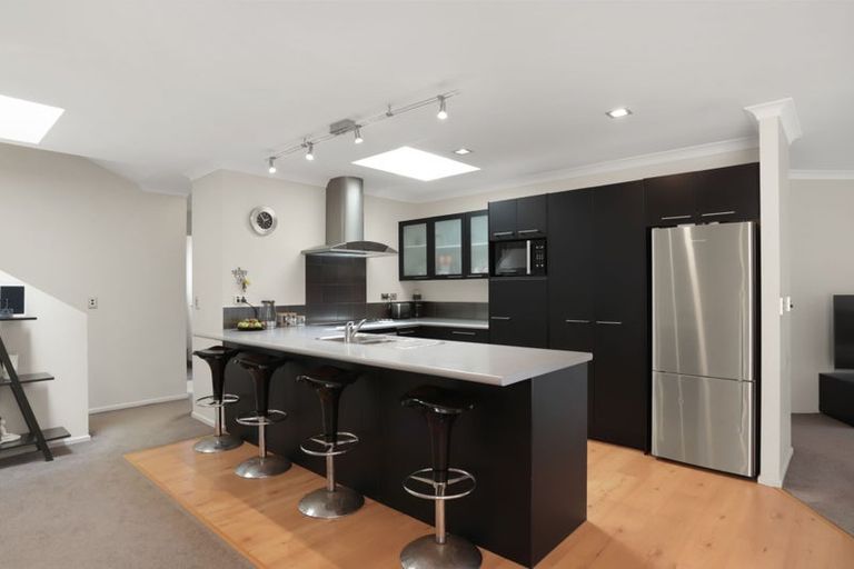 Photo of property in 7 Oratia Drive, Glen Eden, Auckland, 0602