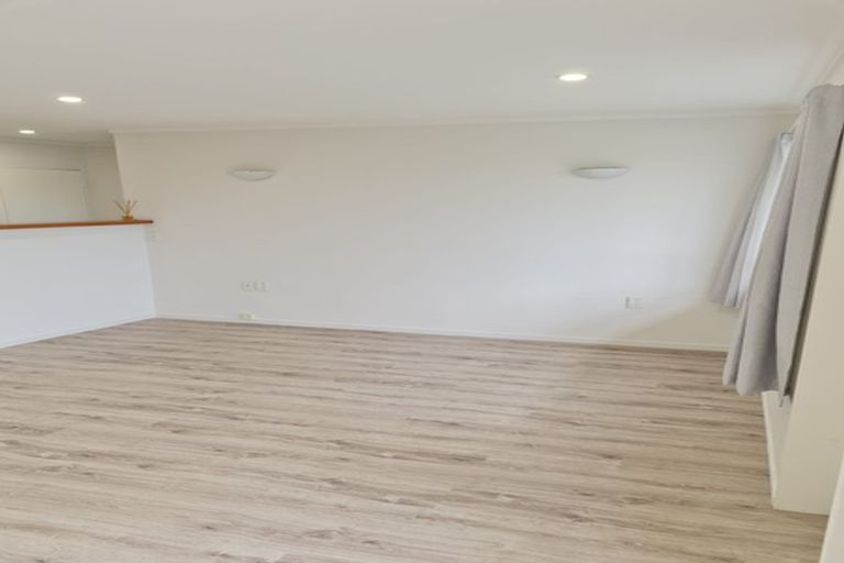 Photo of property in 33a Springs Road, Parakai, 0830