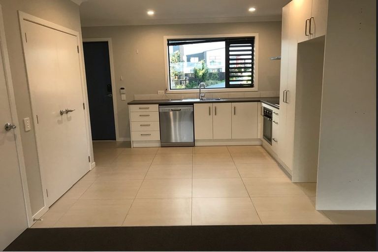 Photo of property in 65 Glidepath Road, Hobsonville, Auckland, 0616