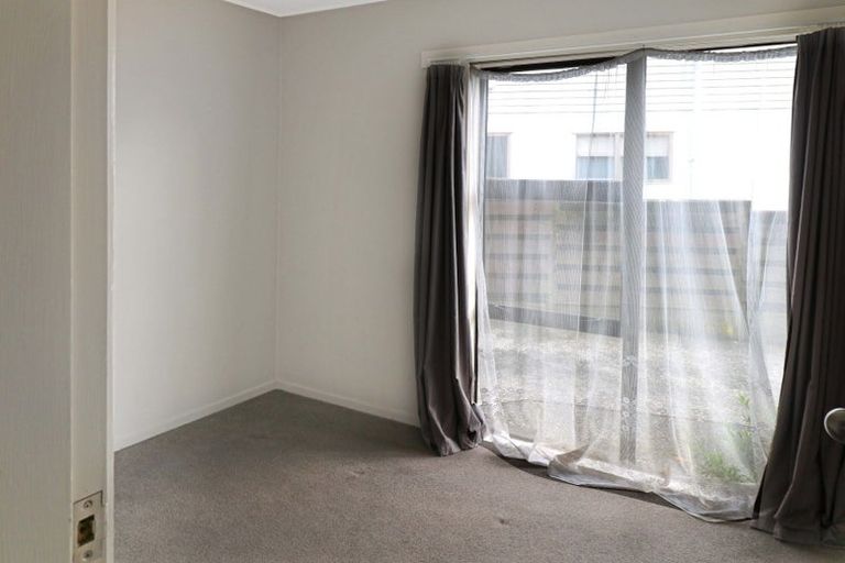 Photo of property in 39 Thurleigh Grove, Karori, Wellington, 6012