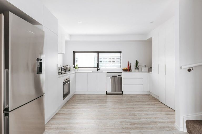 Photo of property in 4/17 Victoria Road, Mount Maunganui, 3116