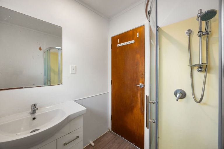 Photo of property in 15 Splitt Avenue, Glenview, Hamilton, 3206