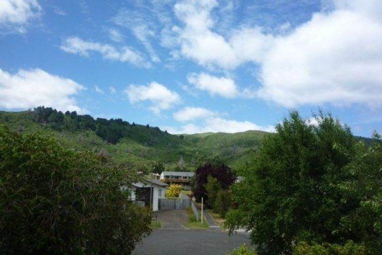 Photo of property in 30 Irwin Place, Kinloch, Taupo, 3377