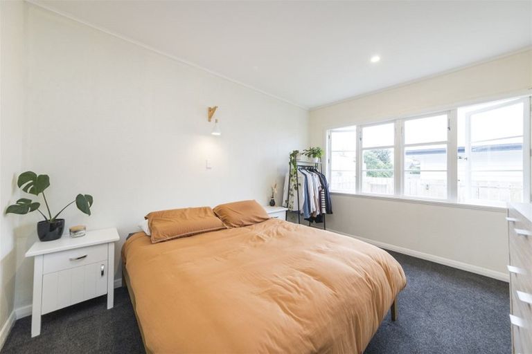 Photo of property in 25 Ihle Street, Terrace End, Palmerston North, 4410