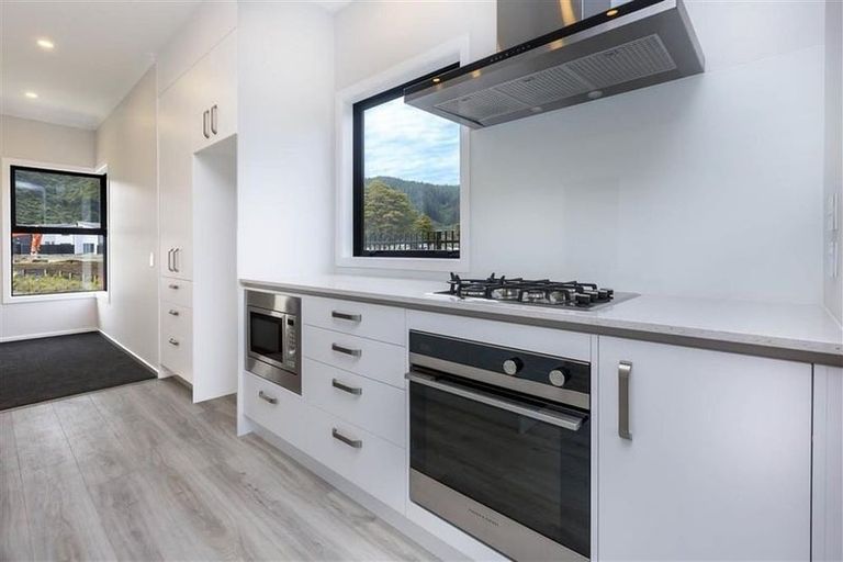 Photo of property in 1 Fitch Lane, Wallaceville, Upper Hutt, 5018