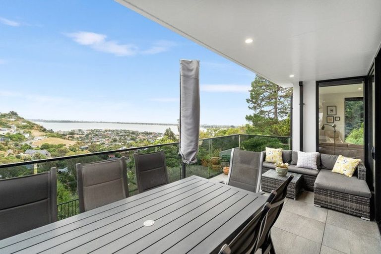 Photo of property in 8a Mandalay Lane, Redcliffs, Christchurch, 8081