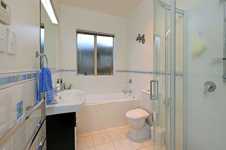 Photo of property in 80 San Marino Drive West, Henderson, Auckland, 0612