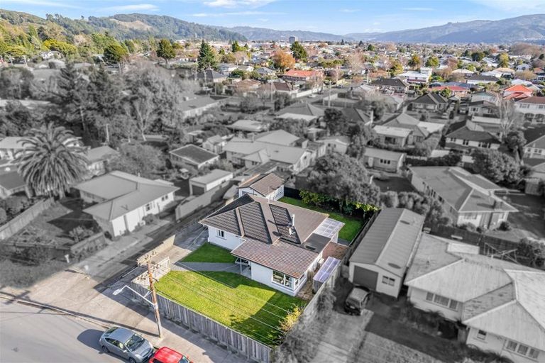 Photo of property in 21 Totara Park Road, Clouston Park, Upper Hutt, 5018