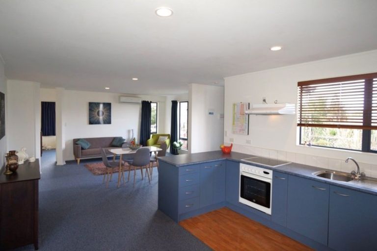 Photo of property in 33 Shearwater Street, One Tree Point, 0118